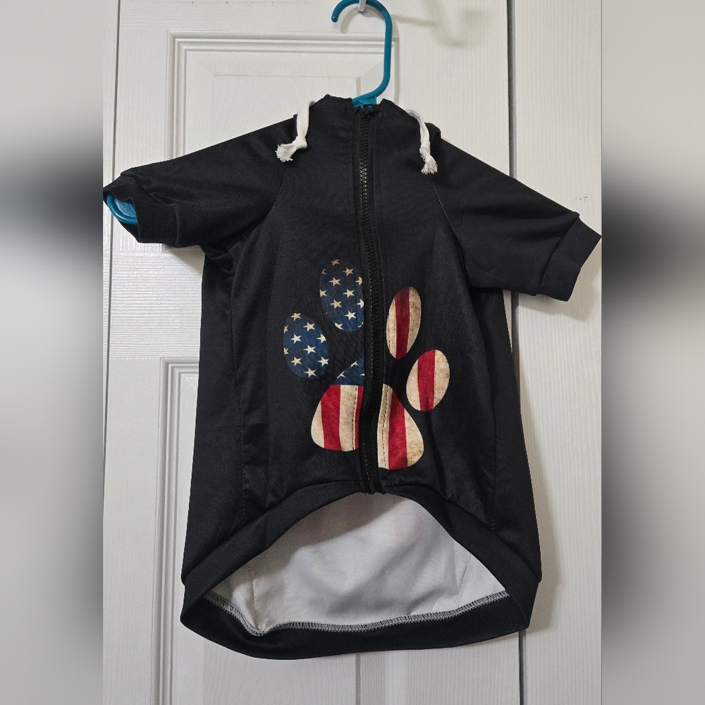 Patriotic Dog Shirt Jacket with American Flag Paw Print, Large, New Without Tags